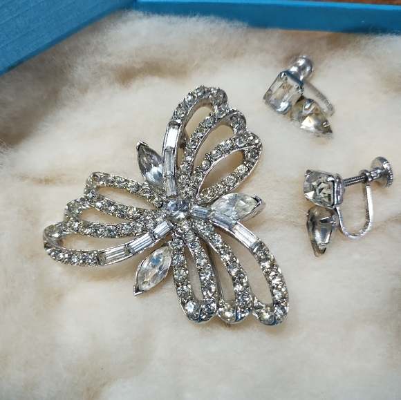 Pell Jewelry - Vintage Silver Pell Brooch With Rhinestones & Jay Flex Silver Screw-On E…